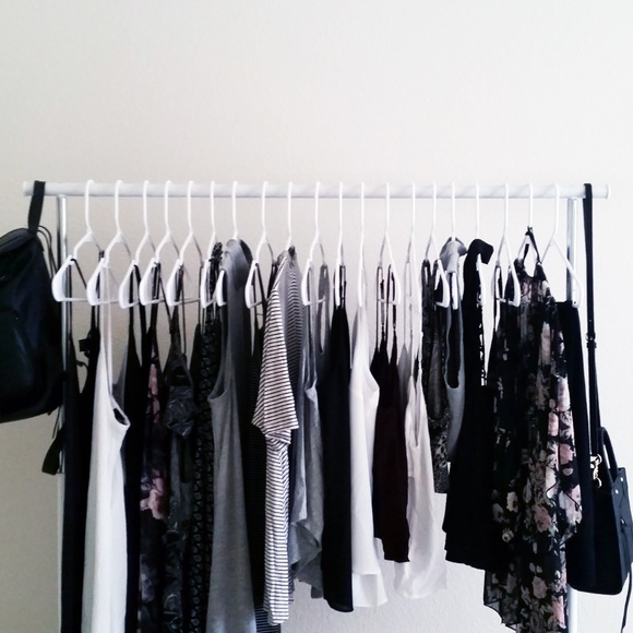 Reseller's Mystery Box 5-7 Pieces - Picture 6 of 6